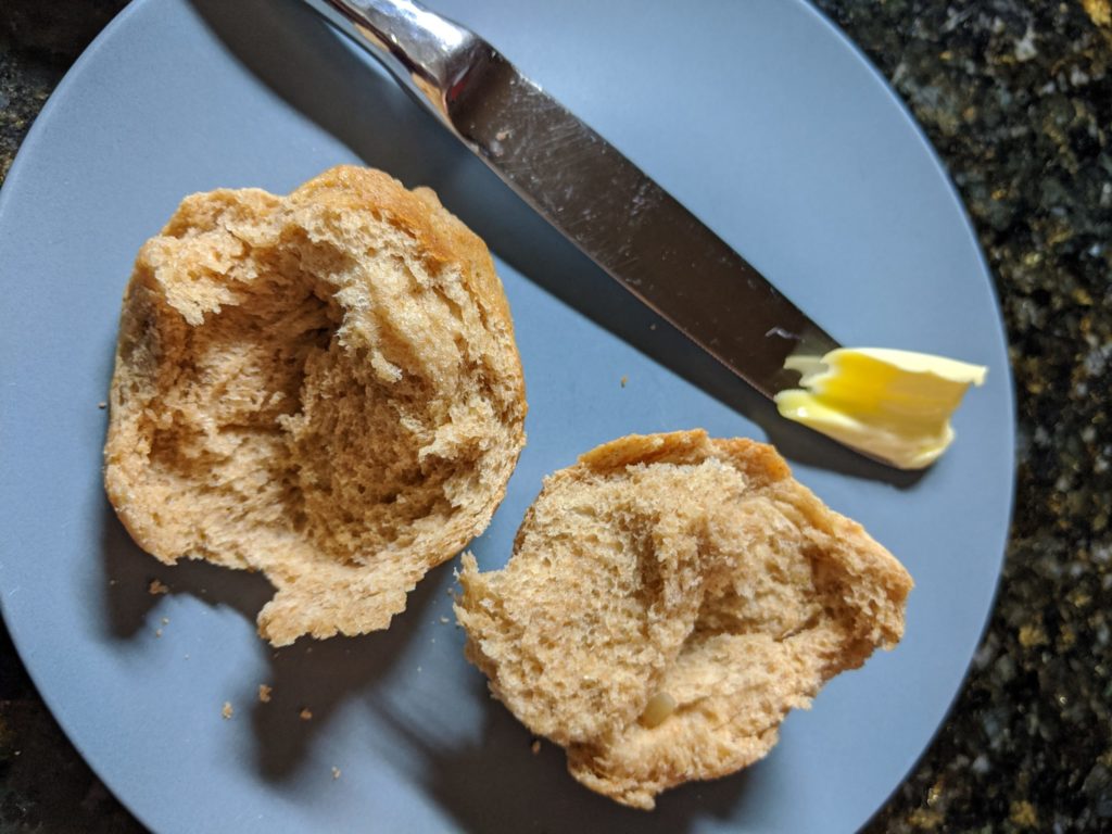 Spelt rolls and butter